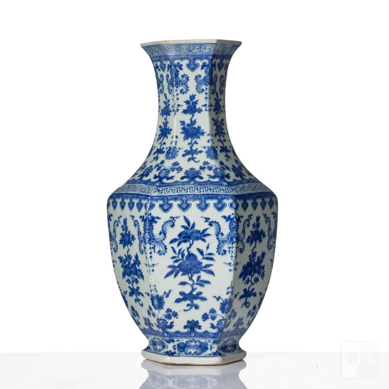 A blue and white hexagonal ‘Sanduo’ vase, - 图2